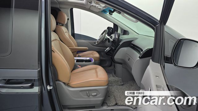 Hyundai Staria 4WD Lounge 9-Seater Inspiration 2023 — фото 12