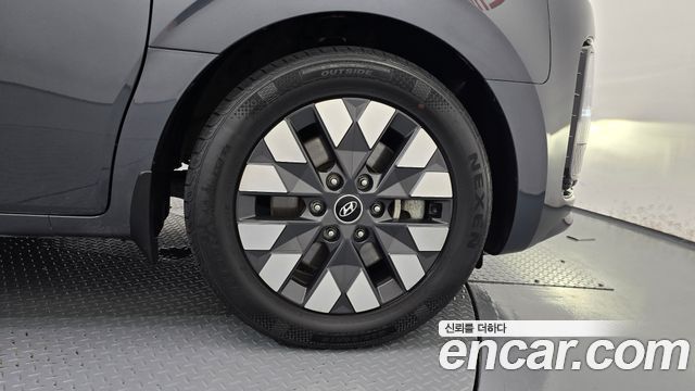 Hyundai Staria 4WD Lounge 9-Seater Inspiration 2023 — фото 21