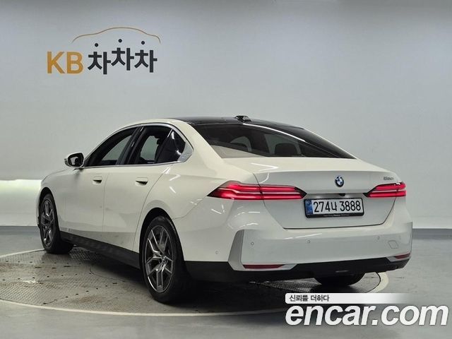 BMW 5 Series (G60) 520i 2025 — фото 4