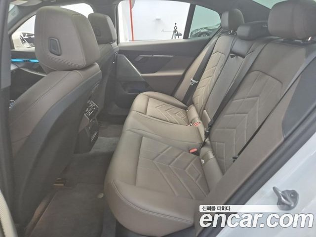 BMW 5 Series (G60) 520i 2025 — фото 16