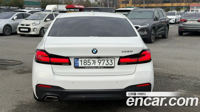 BMW 5 Series (G30) 520i M Sport 2023 — фото 4