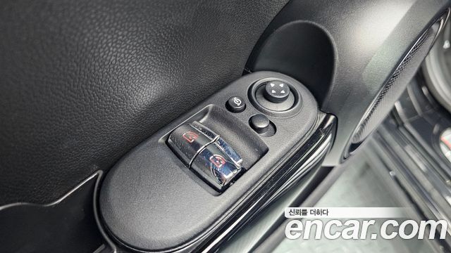 MINI Cooper S JCW Pat Moss Edition 3rd 2023 — фото 15
