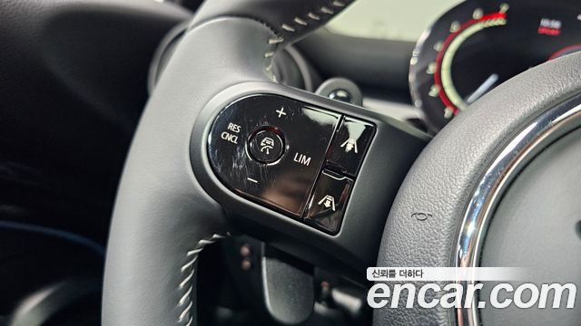 MINI Cooper S JCW Pat Moss Edition 3rd 2023 — фото 17