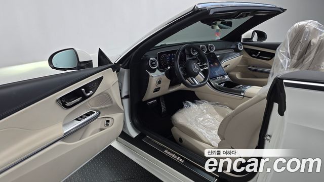 Mercedes-Benz CLE-Class (C236) CLE200 Cabriolet 2024 — фото 10