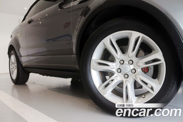 Land Rover Range Rover Evoque 2.0 TD4 SE Dynamic Convertible 2017 — фото 9
