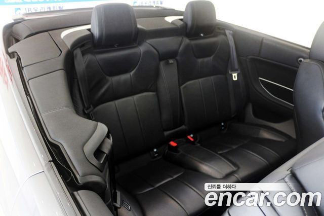 Land Rover Range Rover Evoque 2.0 TD4 SE Dynamic Convertible 2017 — фото 18