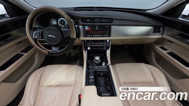 Jaguar XF (X260) 20d Prestige AWD 2017 — фото 7