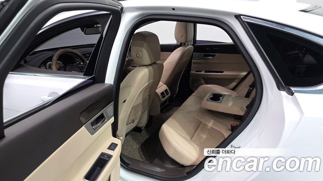 Jaguar XF (X260) 20d Prestige AWD 2017 — фото 12