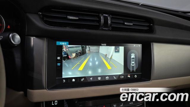 Jaguar XF (X260) 20d Prestige AWD 2017 — фото 15