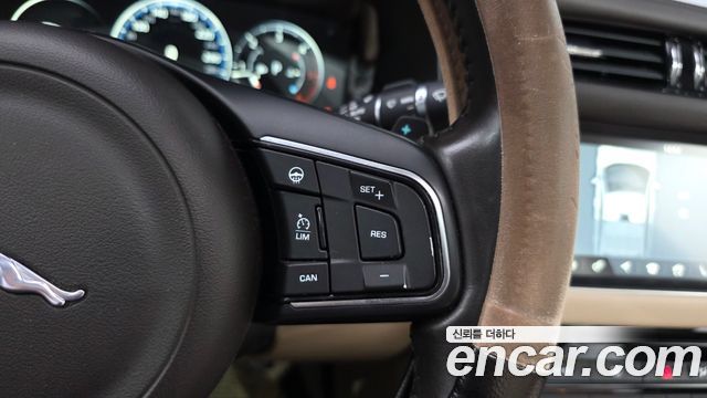 Jaguar XF (X260) 20d Prestige AWD 2017 — фото 18