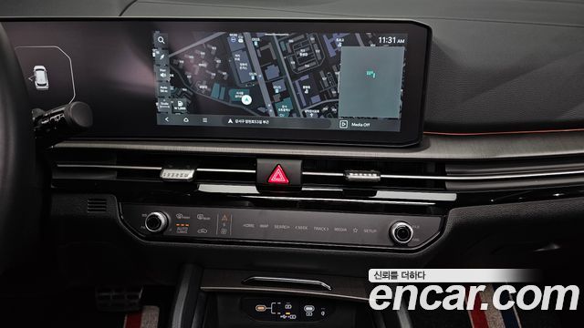 Kia Sportage (V) Gasoline 1.6 Turbo 2WD Signature X Line 2025 — фото 14