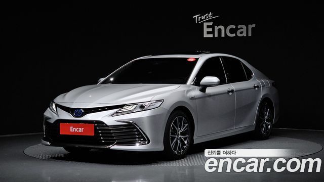 Toyota Camry (XV70) 2.5 XLE Hybrid