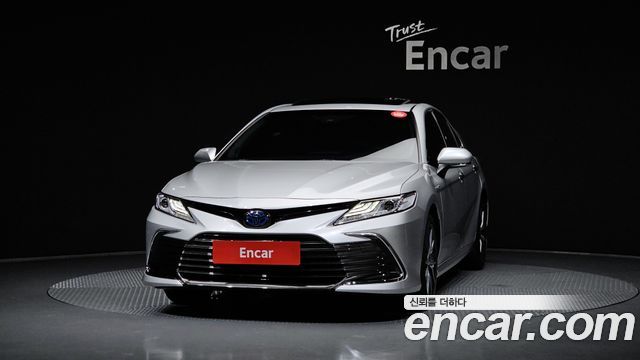 Toyota Camry (XV70) 2.5 XLE Hybrid 2024 — фото 3