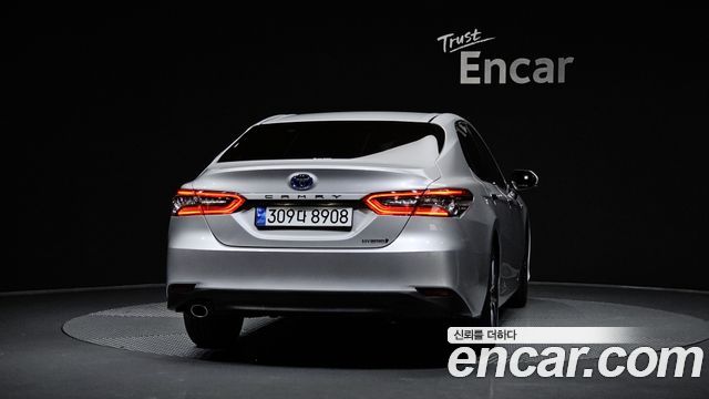 Toyota Camry (XV70) 2.5 XLE Hybrid 2024 — фото 4