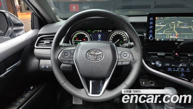 Toyota Camry (XV70) 2.5 XLE Hybrid 2024 — фото 13