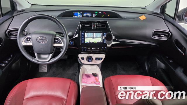 Toyota Prius (IV) 1.8 E 2016 — фото 7