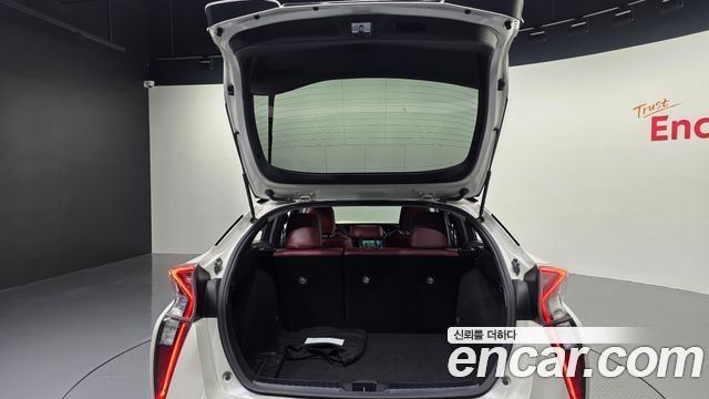 Toyota Prius (IV) 1.8 E 2016 — фото 20