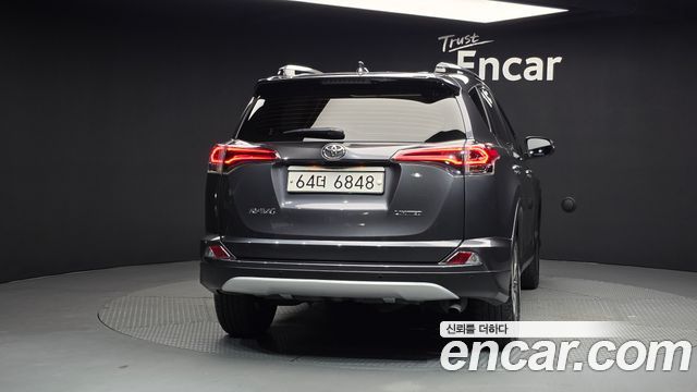 Toyota RAV4 2.5 2WD 4th 2018 — фото 4