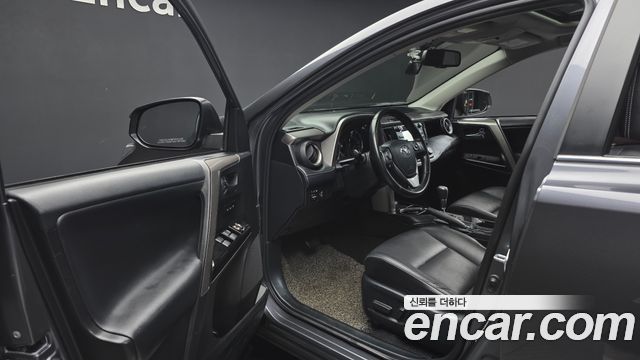 Toyota RAV4 2.5 2WD 4th 2018 — фото 10
