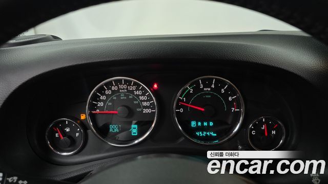 Jeep Wrangler (JK) 3.6 Sport 2Door 2017 — фото 8