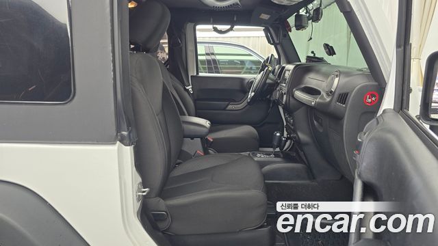 Jeep Wrangler (JK) 3.6 Sport 2Door 2017 — фото 11