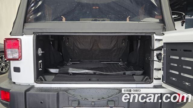 Jeep Wrangler (JK) 3.6 Sport 2Door 2017 — фото 20