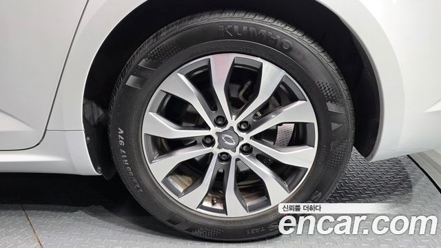 Renault Korea SM6 2.0 LPe Feel 2024 — фото 21
