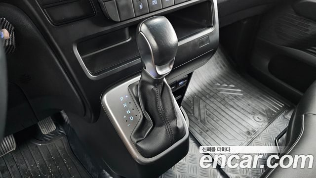 Hyundai Staria Cargo 3-Seater Modern 2022 — фото 9