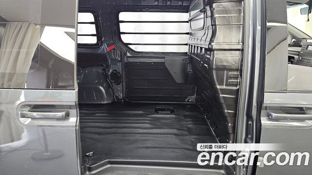 Hyundai Staria Cargo 3-Seater Modern 2022 — фото 12