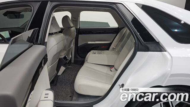 Hyundai Grandeur (GN7) 3.5 LPG 2WD Premium 2023 — фото 12