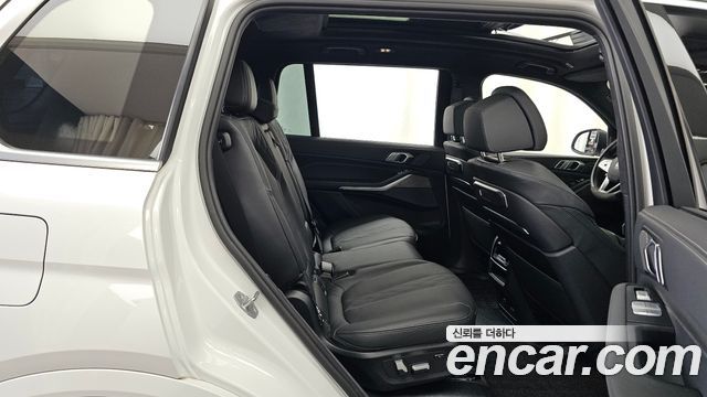 BMW X7 (G07) xDrive 40i Design Pure Excellence 7-Seater 2024 — фото 12