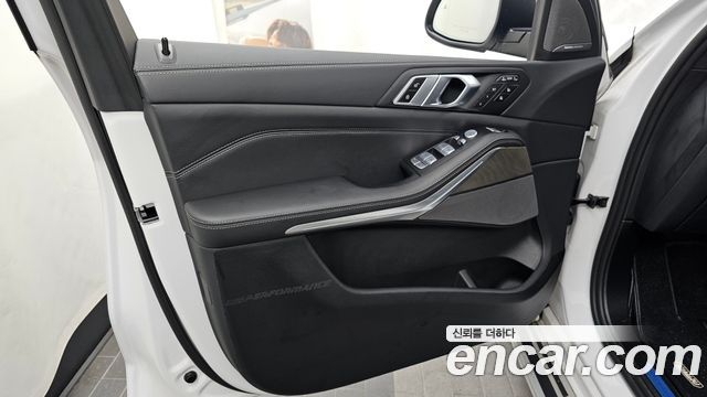 BMW X7 (G07) xDrive 40i Design Pure Excellence 7-Seater 2024 — фото 24