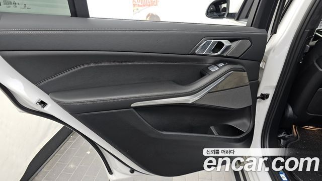 BMW X7 (G07) xDrive 40i Design Pure Excellence 7-Seater 2024 — фото 25
