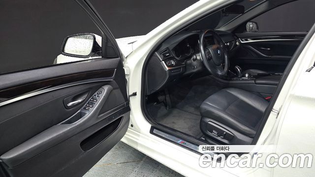 BMW 5 Series (F10) 528i xDrive M Aero Dynamic 2016 — фото 11