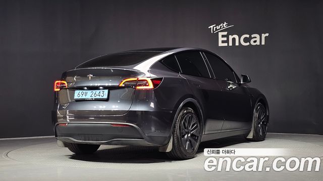 Tesla Model Y RWD 2025 — фото 2