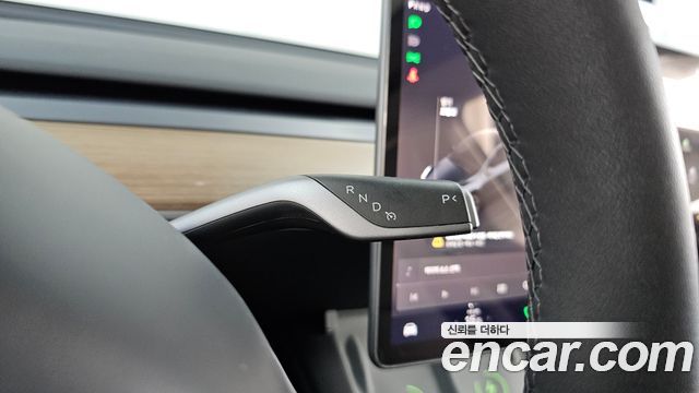 Tesla Model Y RWD 2025 — фото 9