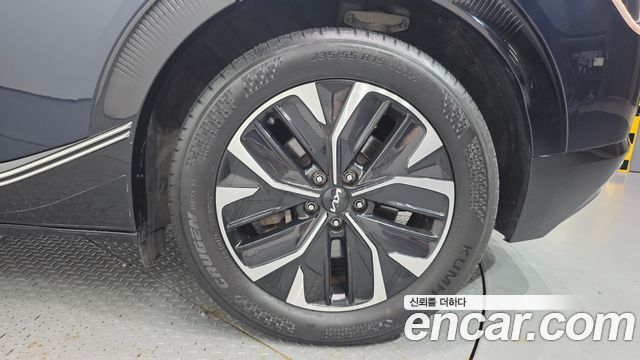 Kia EV6 Standard Earth 2023 — фото 21