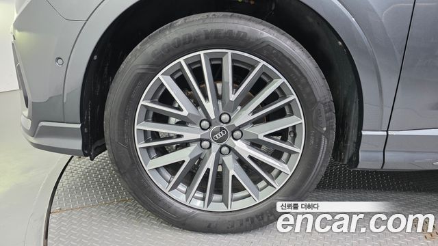 Audi Q3 (F3) 35 TDI Quattro Premium 2022 — фото 5