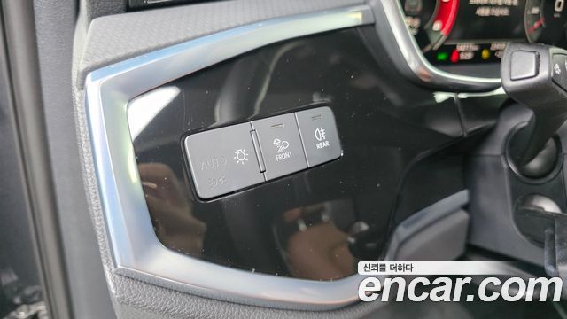 Audi Q3 (F3) 35 TDI Quattro Premium 2022 — фото 14