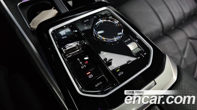 BMW 7 Series (G70) 740d xDrive M Sport 2024 — фото 9