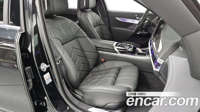 BMW 7 Series (G70) 740d xDrive M Sport 2024 — фото 12