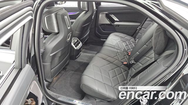 BMW 7 Series (G70) 740d xDrive M Sport 2024 — фото 26