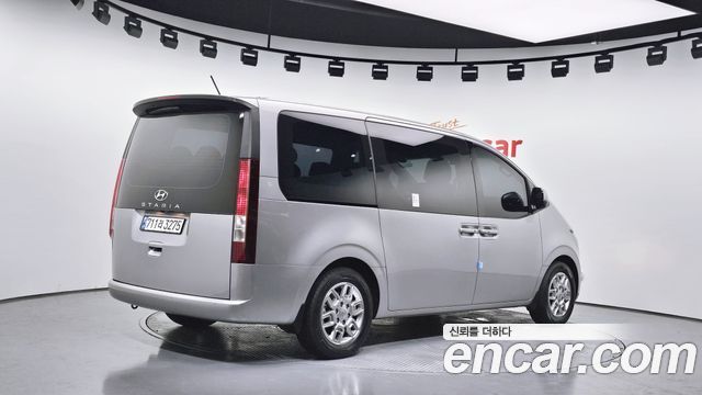Hyundai Staria Tourer 11-Seater Modern 2023 — фото 2
