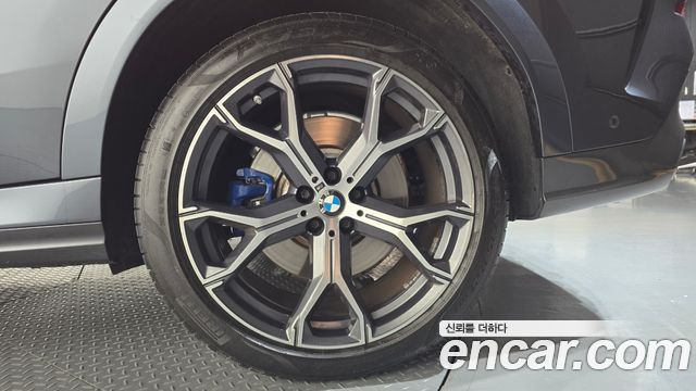 BMW X6 (G06) xDrive40i M Sport 2021 — фото 21