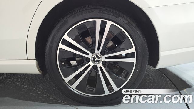 Mercedes-Benz E-Class (W213) E250 Avantgarde 2021 — фото 21