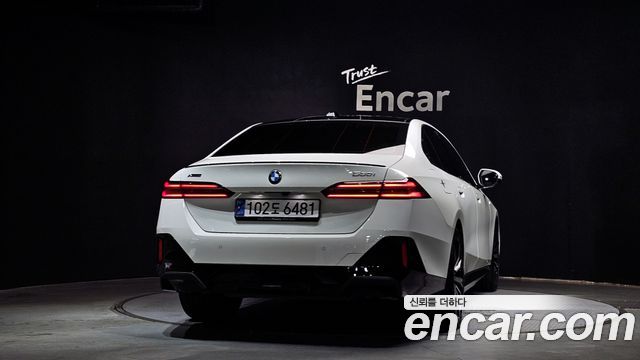 BMW 5 Series (G60) 530i xDrive M Sport Pro Special Edition 2025 — фото 4