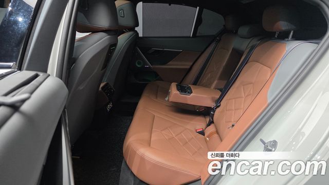 BMW 5 Series (G60) 530i xDrive M Sport Pro Special Edition 2025 — фото 16