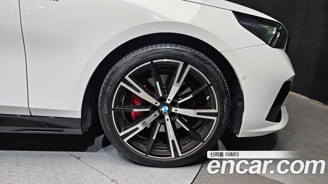 BMW 5 Series (G60) 530i xDrive M Sport Pro Special Edition 2025 — фото 27