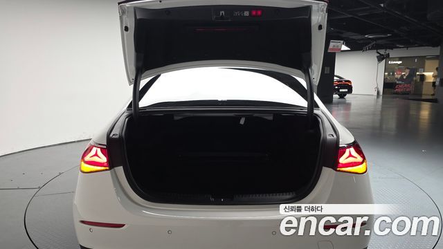 Mercedes-Benz E-Class (W214) E200 Avantgarde 2024 — фото 20