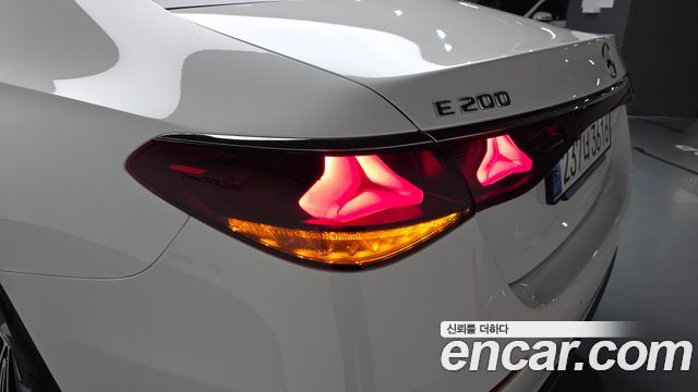 Mercedes-Benz E-Class (W214) E200 Avantgarde 2024 — фото 23